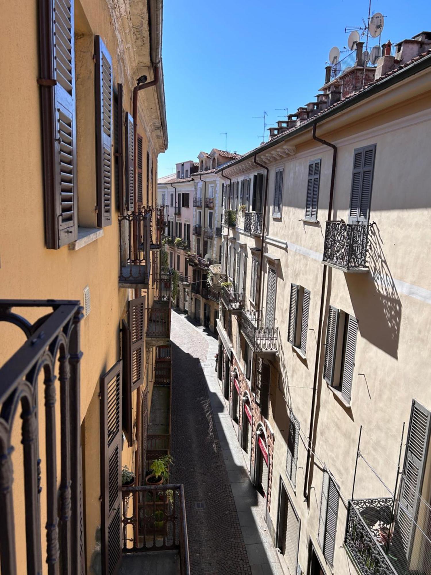 Casa Mafalda Trilocale In Centro Biella Exterior foto